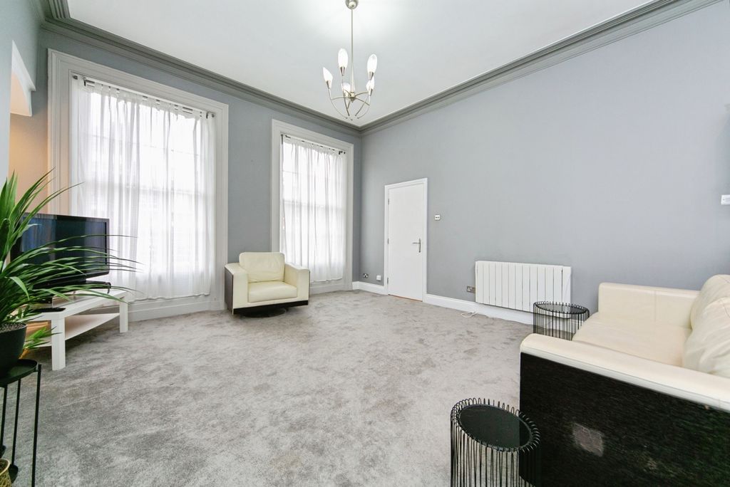 Property photo 3 of 19 Pbox-Img.Jpg