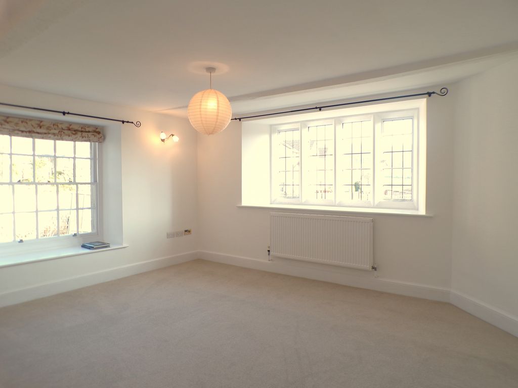 Property photo 3 of 12 Gallery