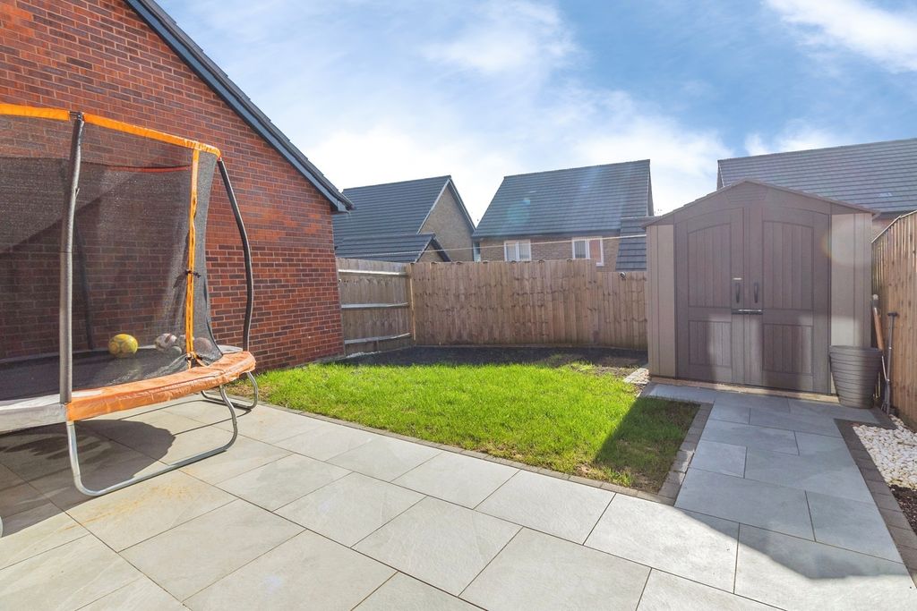 Property photo 3 of 20 Pbox-Img.Jpg