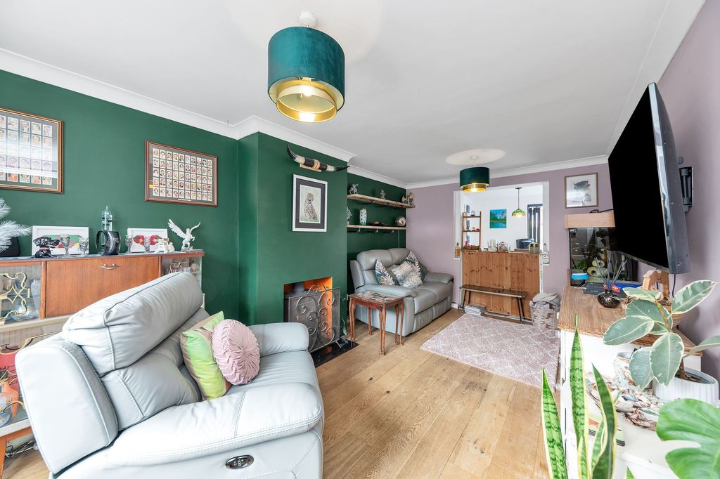 Property photo 3 of 17