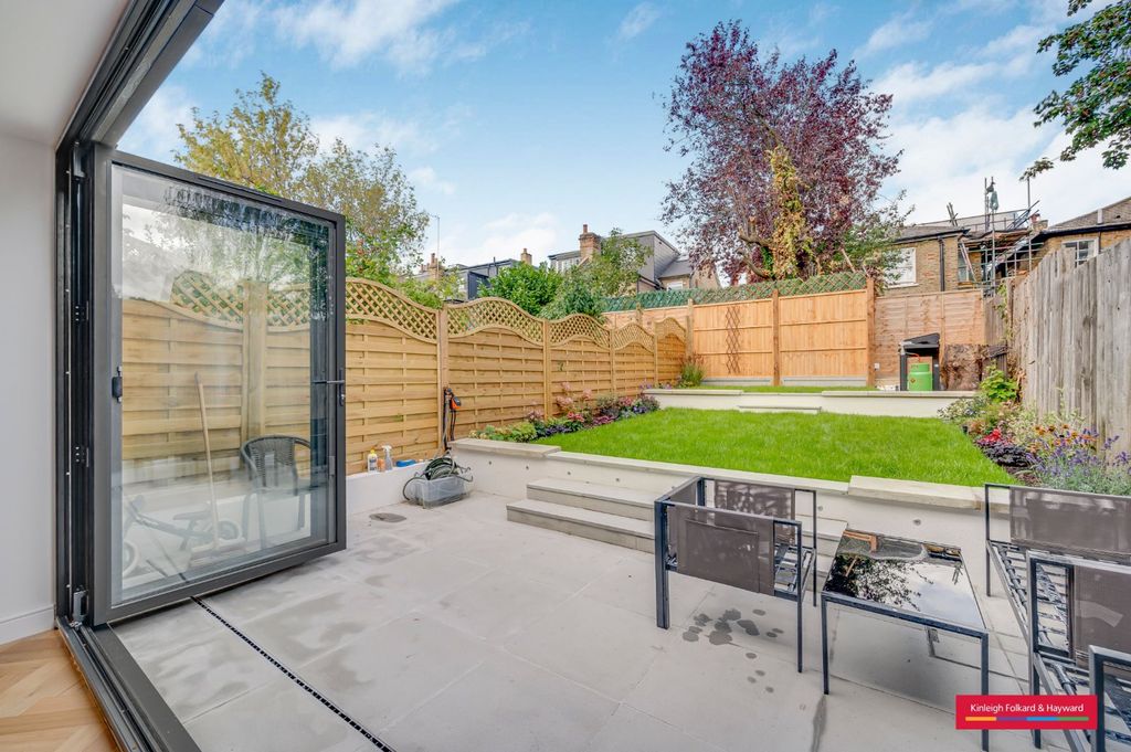 Property photo 2 of 33 Picture No. 10