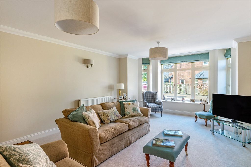 Property photo 3 of 12 Sitting Room