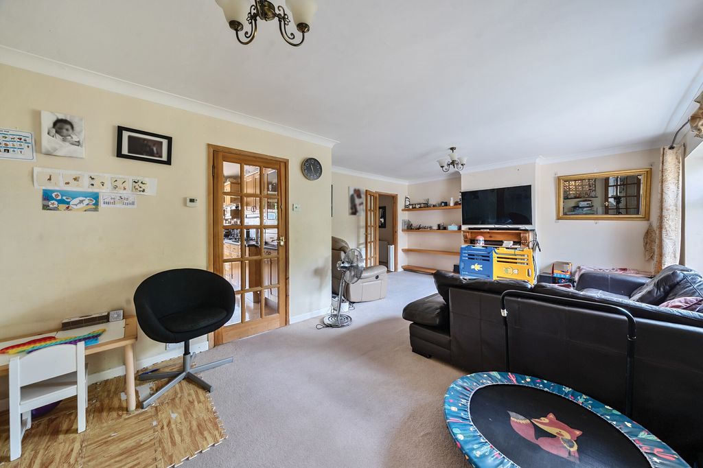 Property photo 3 of 12