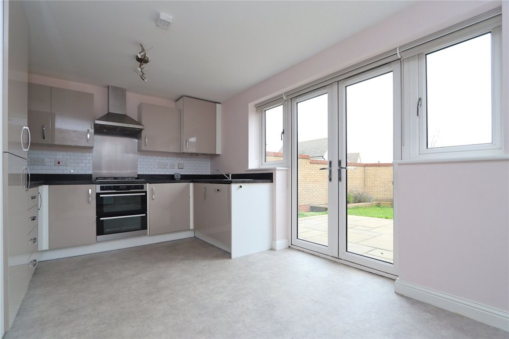 Property photo 2 of 18 Picture No. 12