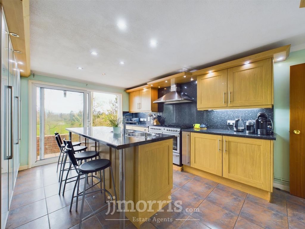 Property photo 3 of 58 Kitchen