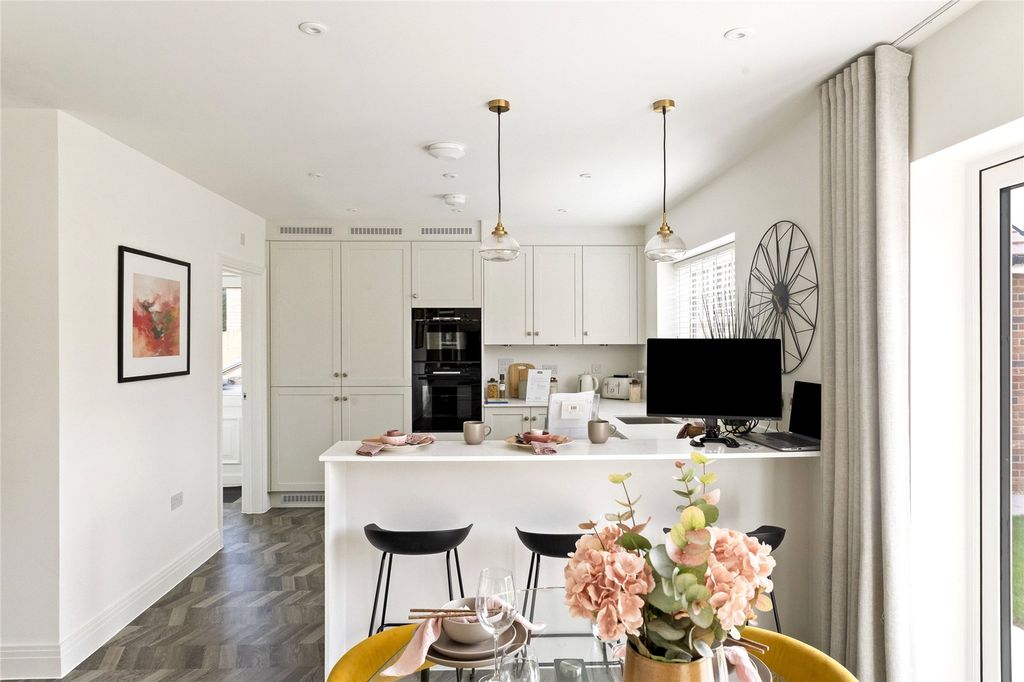 Property photo 2 of 9 Showhome