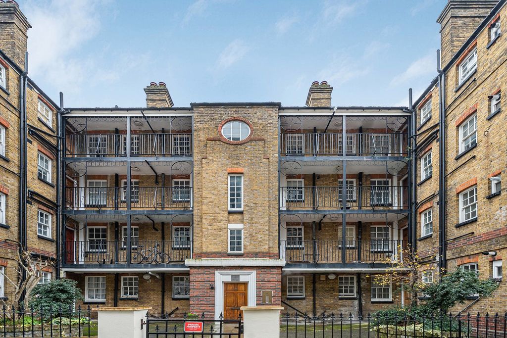 Property photo 1 of 17 Exterior