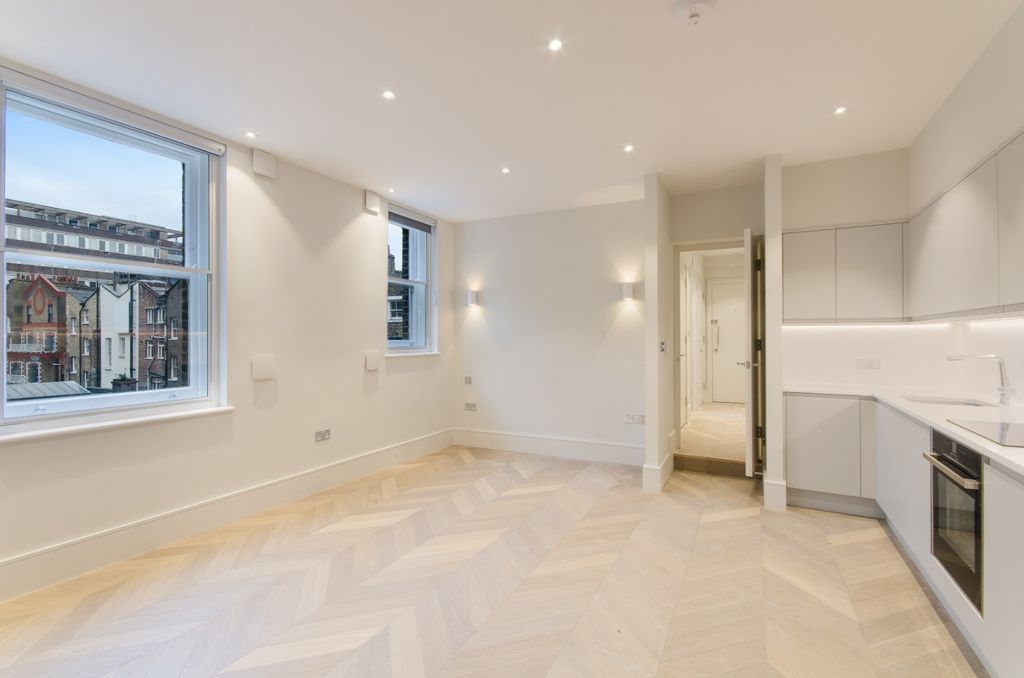 Property photo 1 of 8 954723