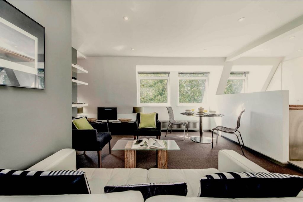 Property photo 3 of 9 Living Room