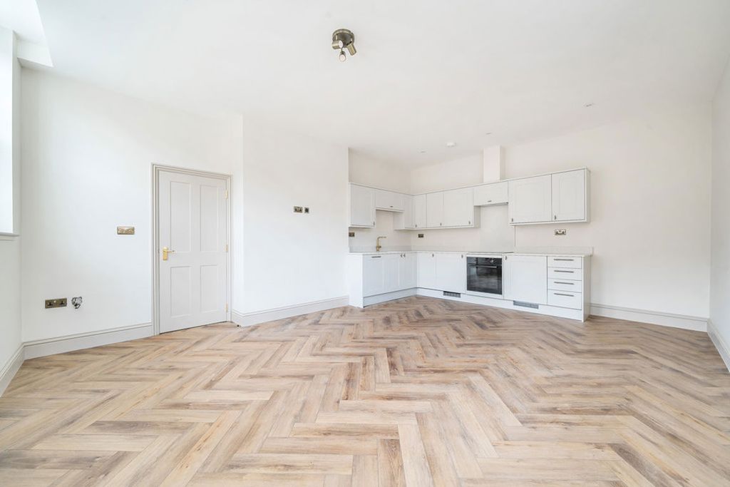 Property photo 1 of 13 1107603 (5)