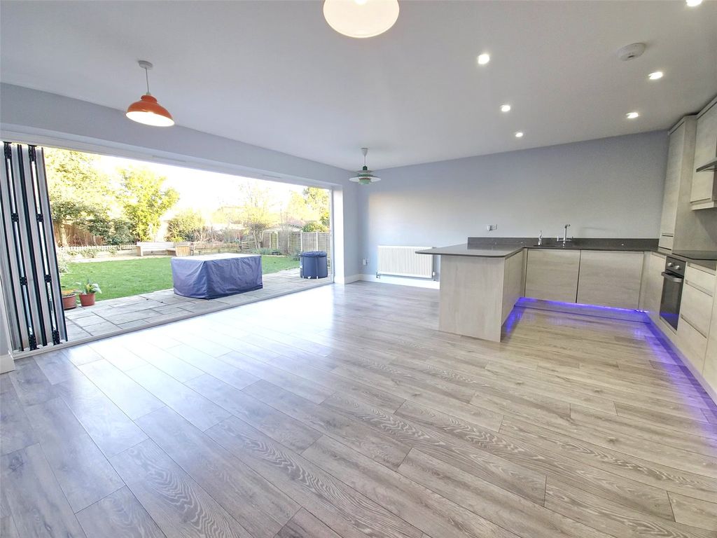 Property photo 3 of 15 Picture No. 16