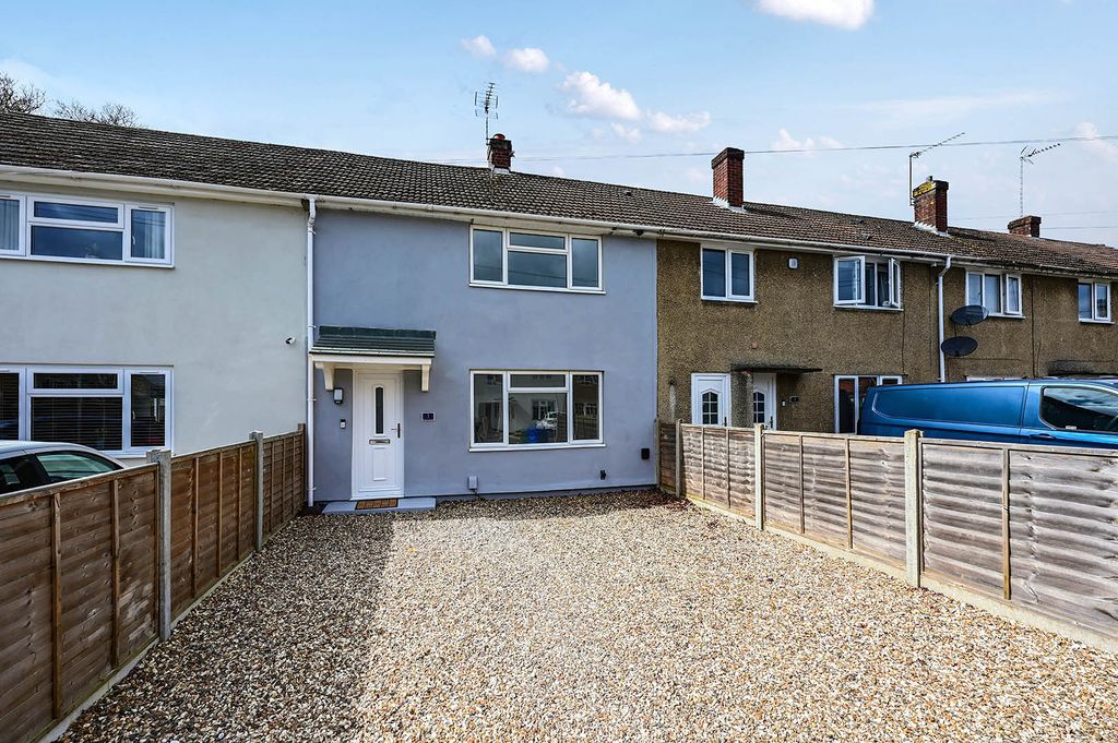 Property photo 1 of 8 1 Derry Rd (1)