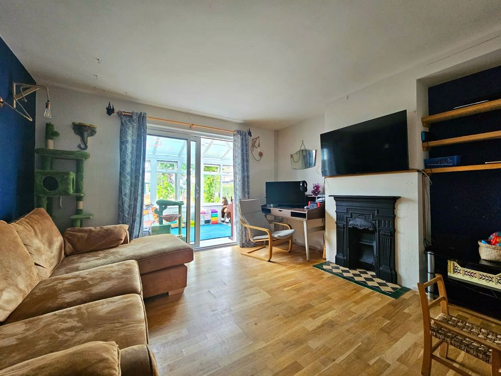 Property photo 3 of 20