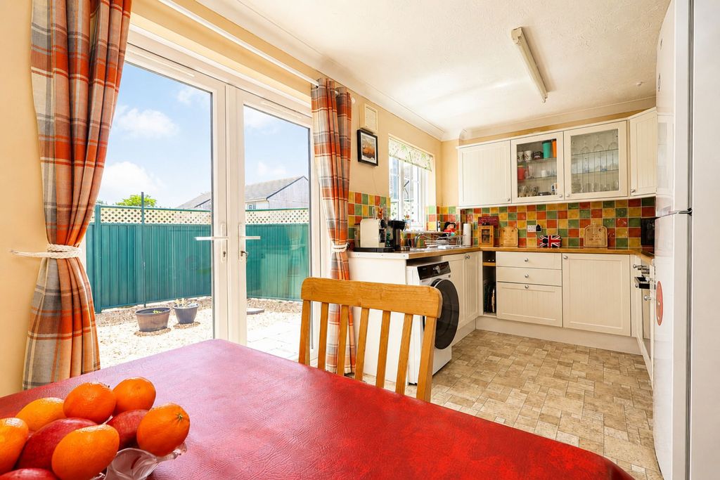 Property photo 2 of 21 Kitchen/Diner