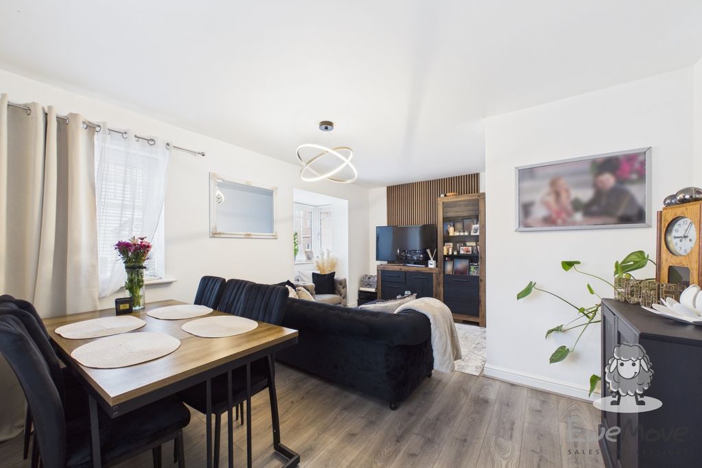 Property photo 3 of 13 17 (2)