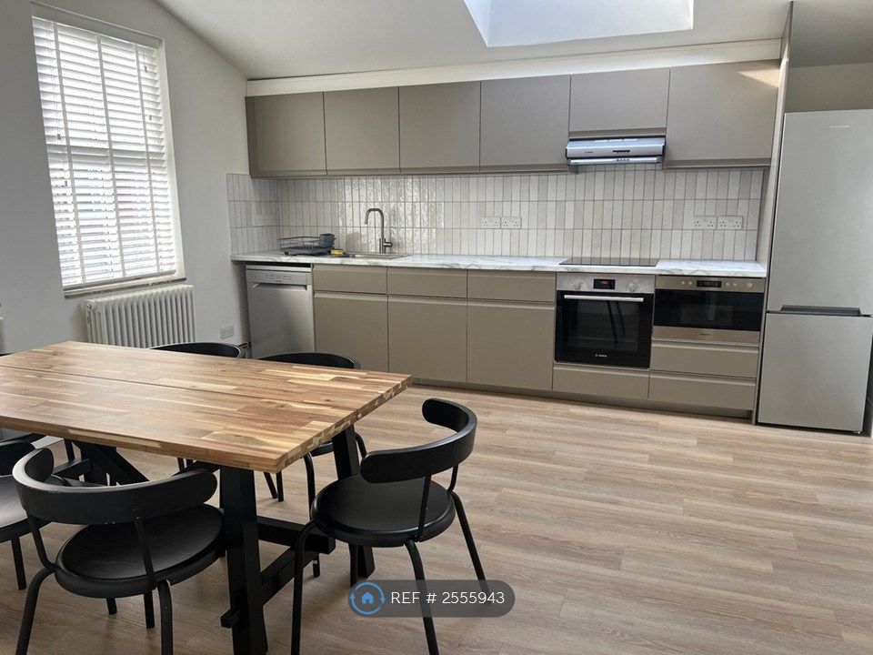 Property photo 1 of 12 Kitchen Dining Room
