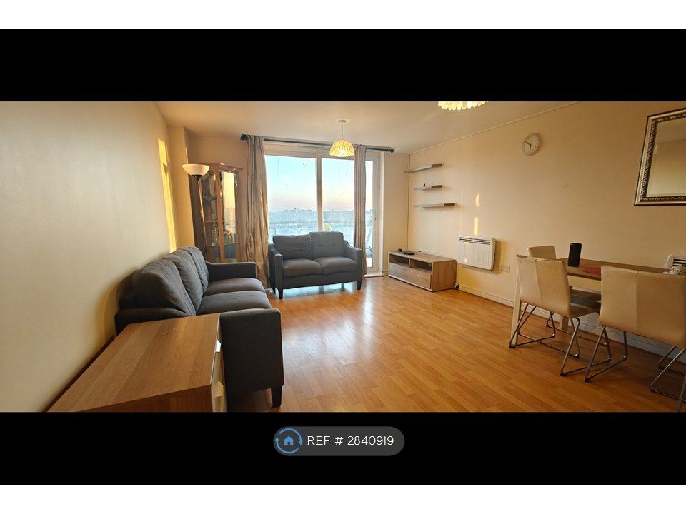 Property photo 1 of 10 Living Room