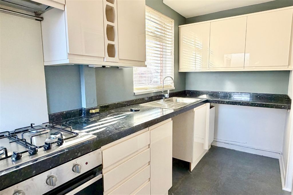 Property photo 2 of 18 Kitchen