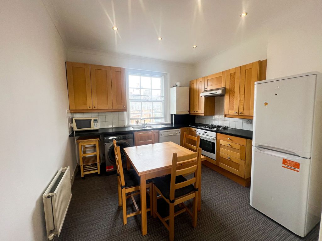 Property photo 2 of 9 Wellington Way E3