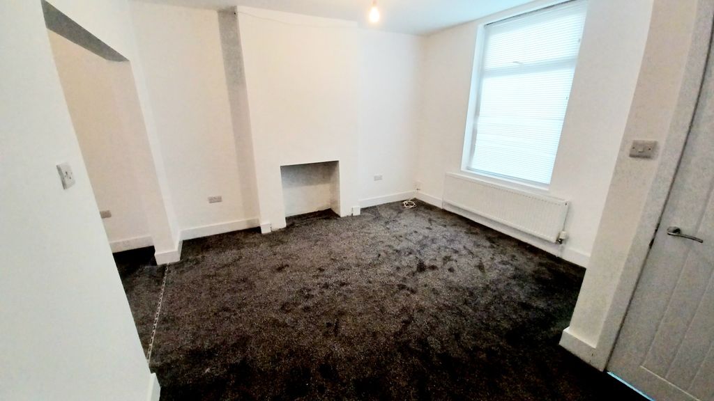 Property photo 2 of 13 20251210_131952