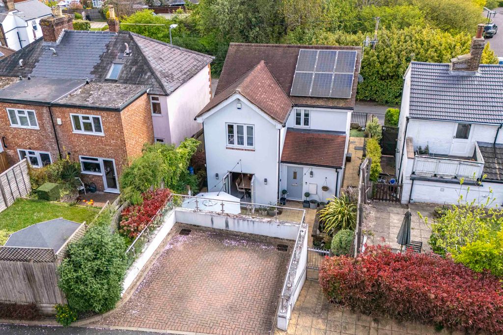 Property photo 2 of 17 5 Compton Rd, Hp10 0Aw Drone (Low Res)-3