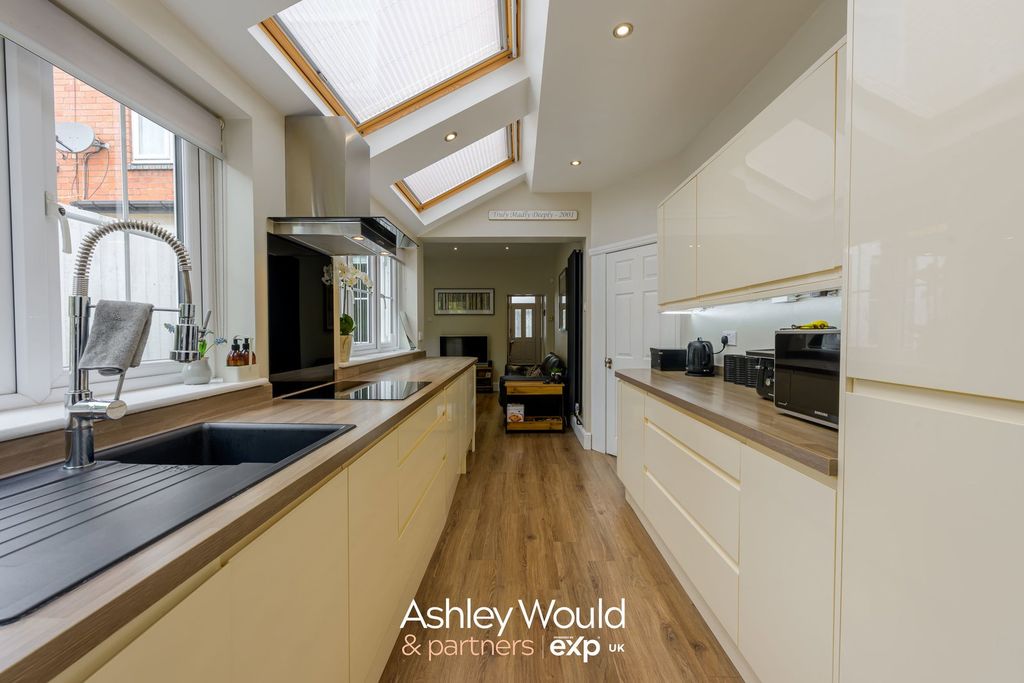 Property photo 3 of 24