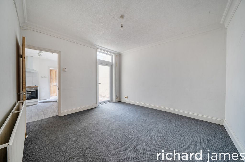 Property photo 3 of 14 5A24Fcf4ba7B4F1Fbc1E9bbc57d724ce