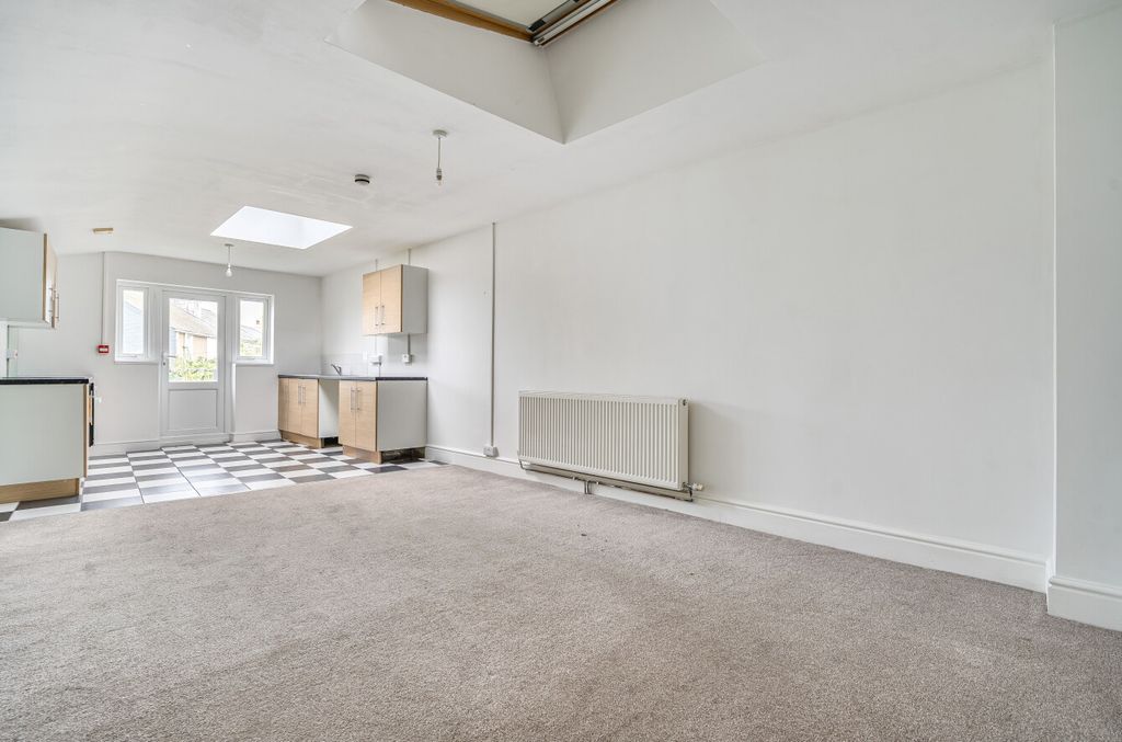 Property photo 2 of 24 1343882-18-68Ade0...