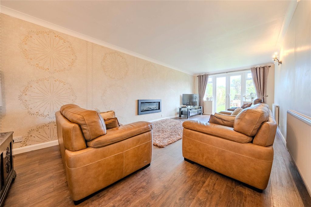 Property photo 2 of 25 Picture No. 14