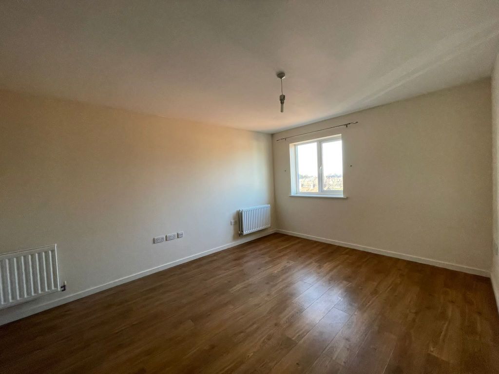 Property photo 3 of 6 Living Room