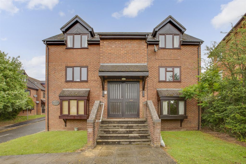 Property photo 1 of 8 Front Asepct