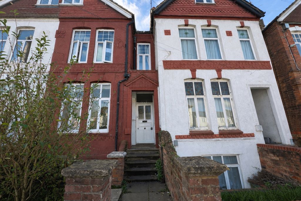 Property photo 1 of 8 Front