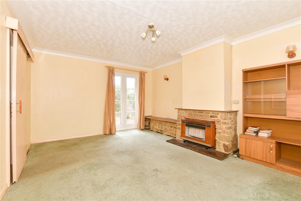 Property photo 3 of 10 Lounge