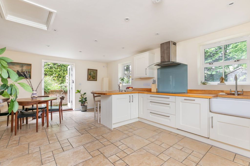 Property photo 3 of 13