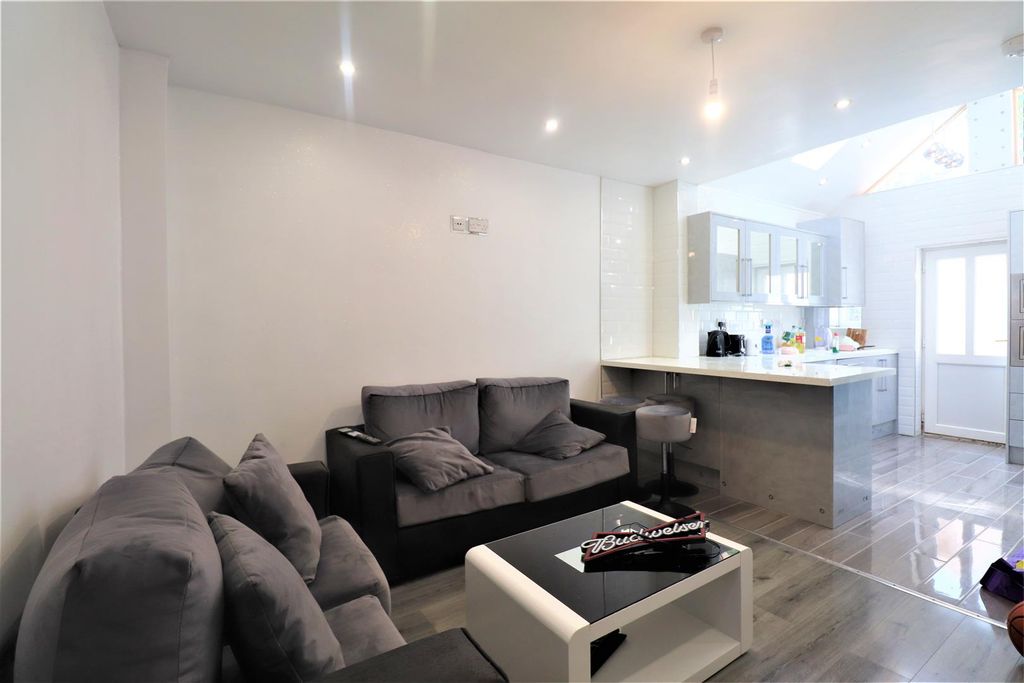 Property photo 1 of 35