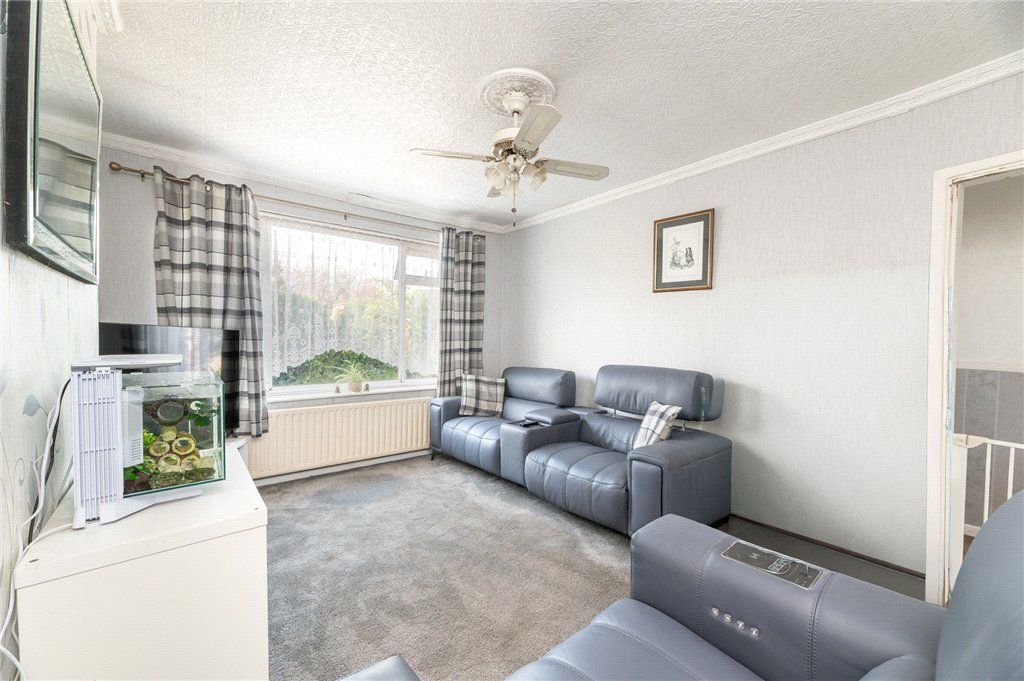 Property photo 2 of 26 Living Room