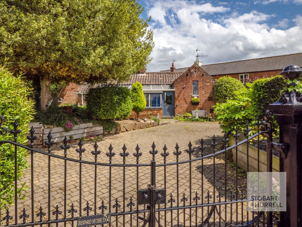 Property photo 2 of 44 Gated Entrance