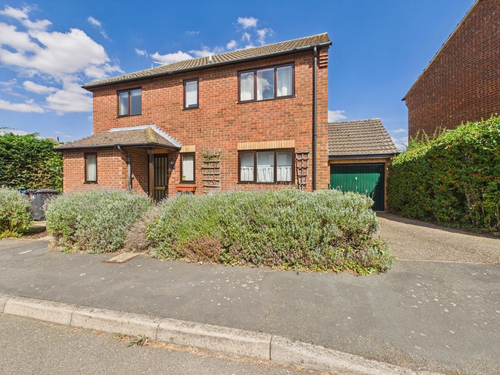 Property photo 1 of 15 The Leys