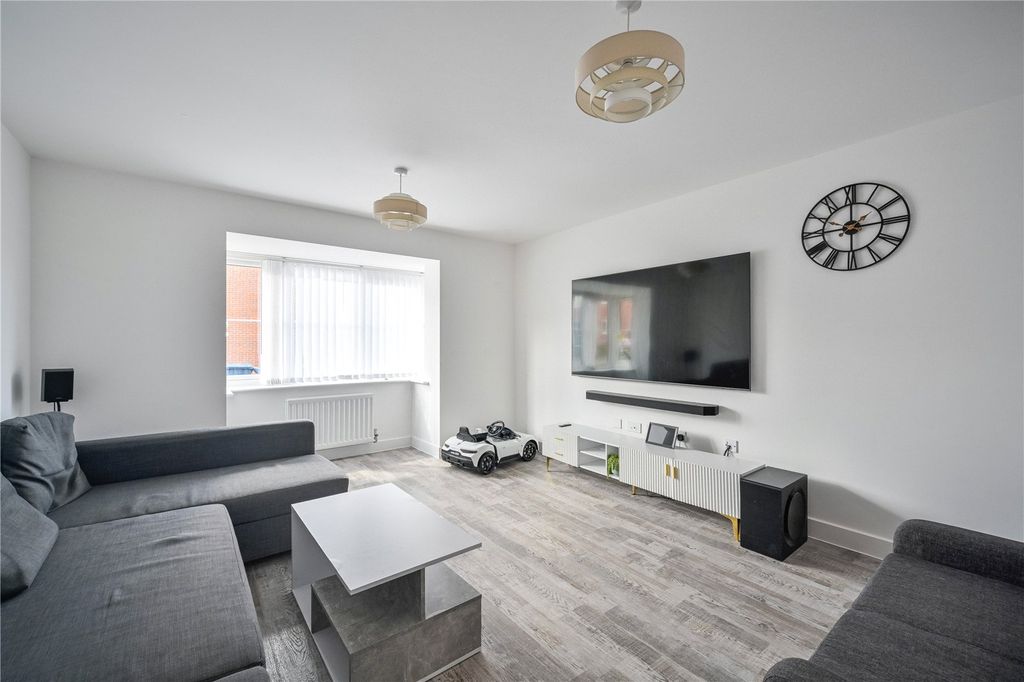 Property photo 3 of 19 Picture No. 04