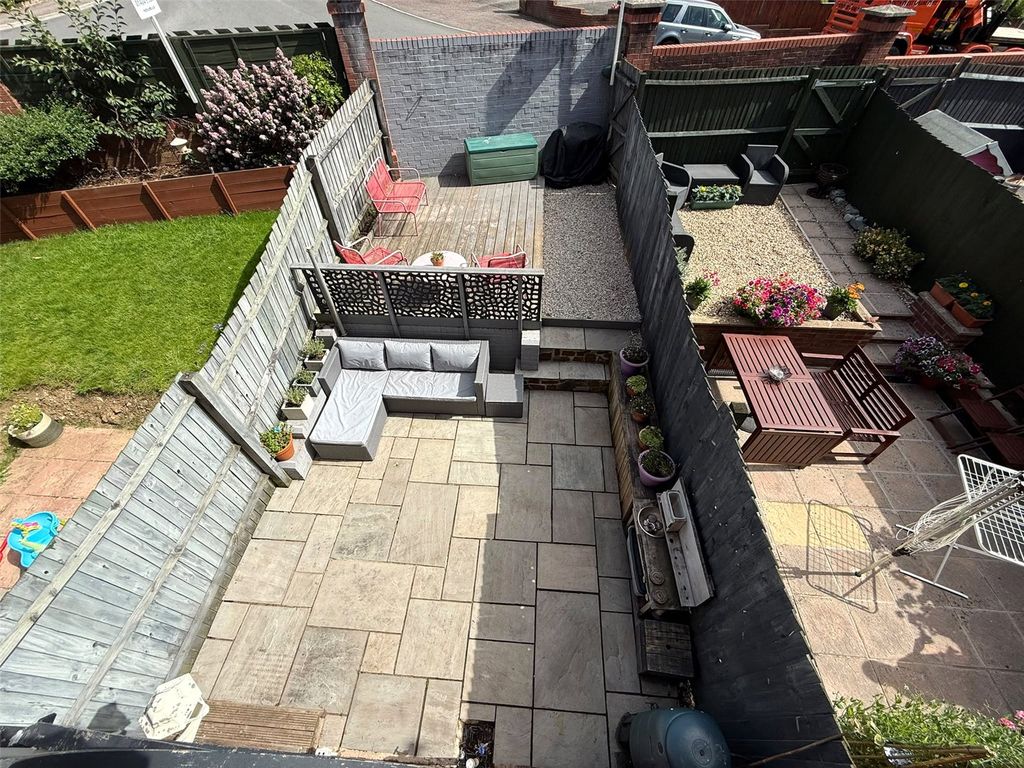 Property photo 2 of 14 Picture No. 23