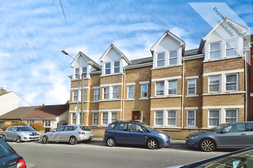 Property photo 1 of 9 St James Front