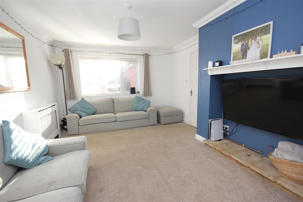 Property photo 2 of 14 Lounge 1.Jpg