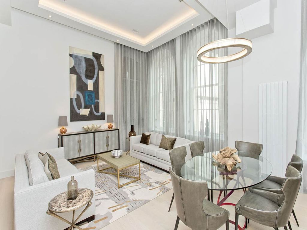 Property photo 1 of 13 Vv L0-22 60_8 Living Dining Area