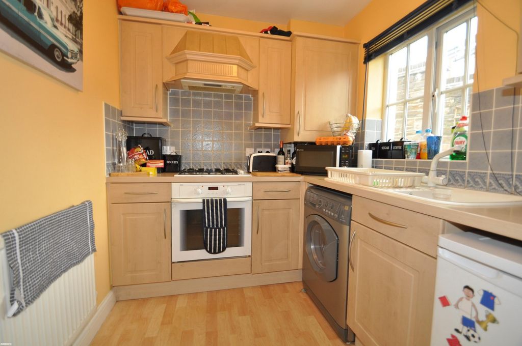 Property photo 2 of 8