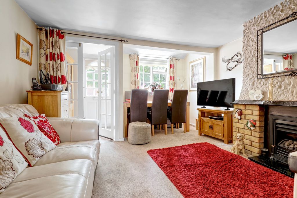 Property photo 2 of 12