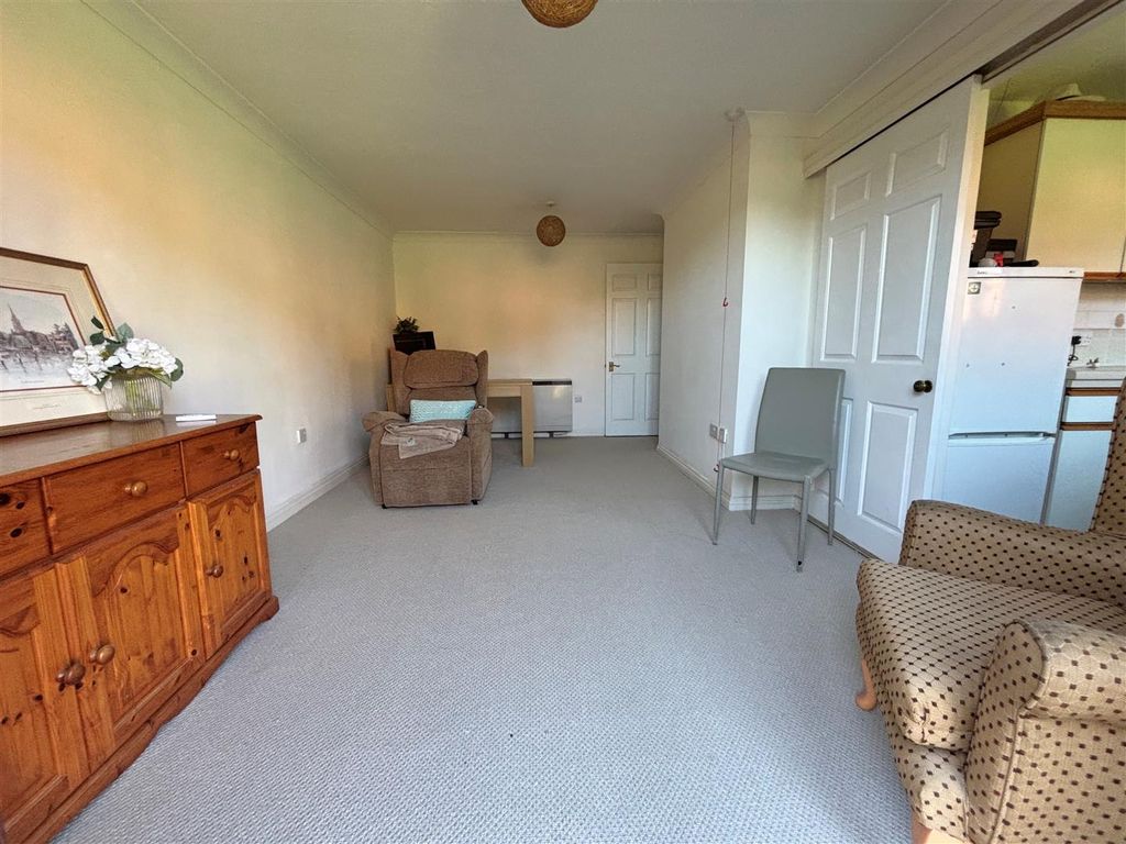 Property photo 3 of 12 Living