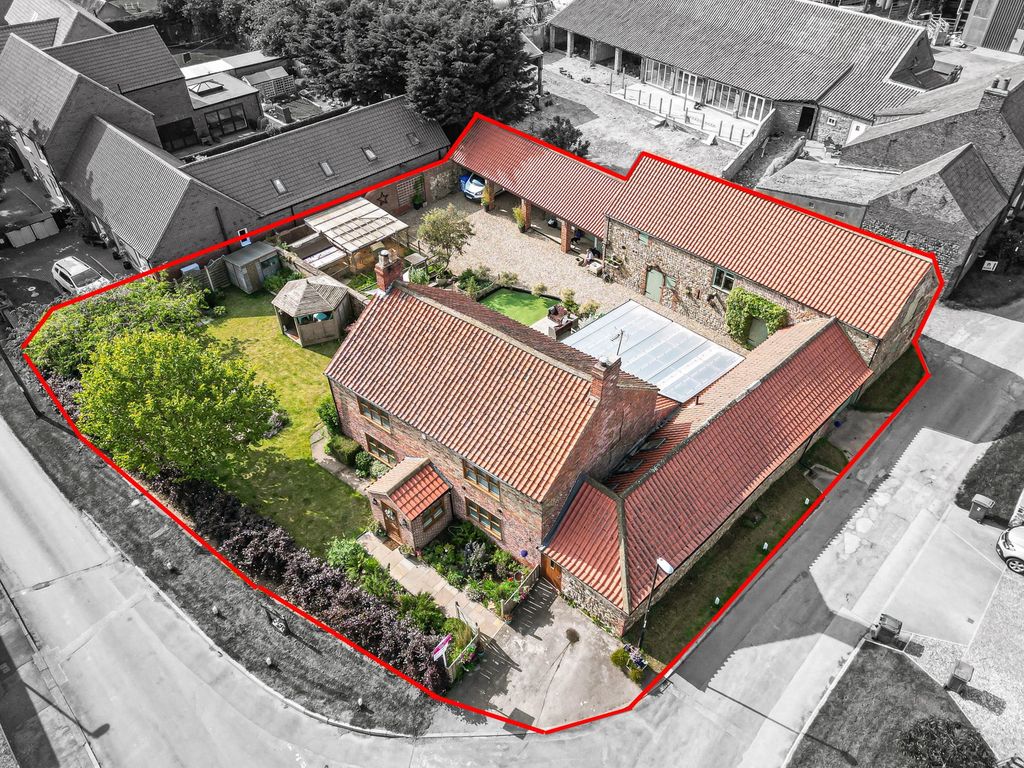 Property photo 2 of 46