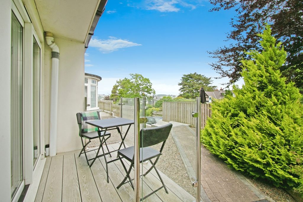 Property photo 3 of 10 Decked Seating