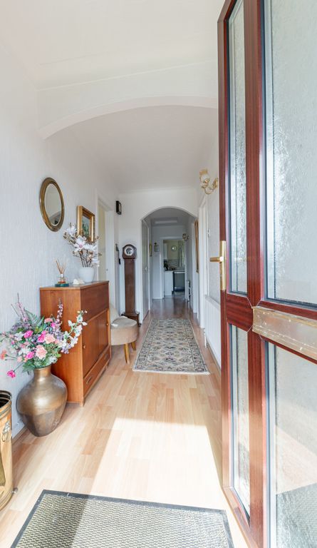 Property photo 3 of 29 011