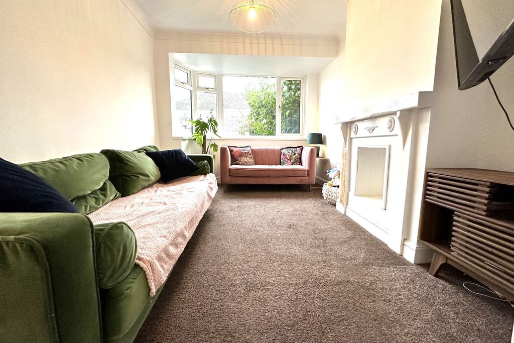 Property photo 3 of 17 Gallery